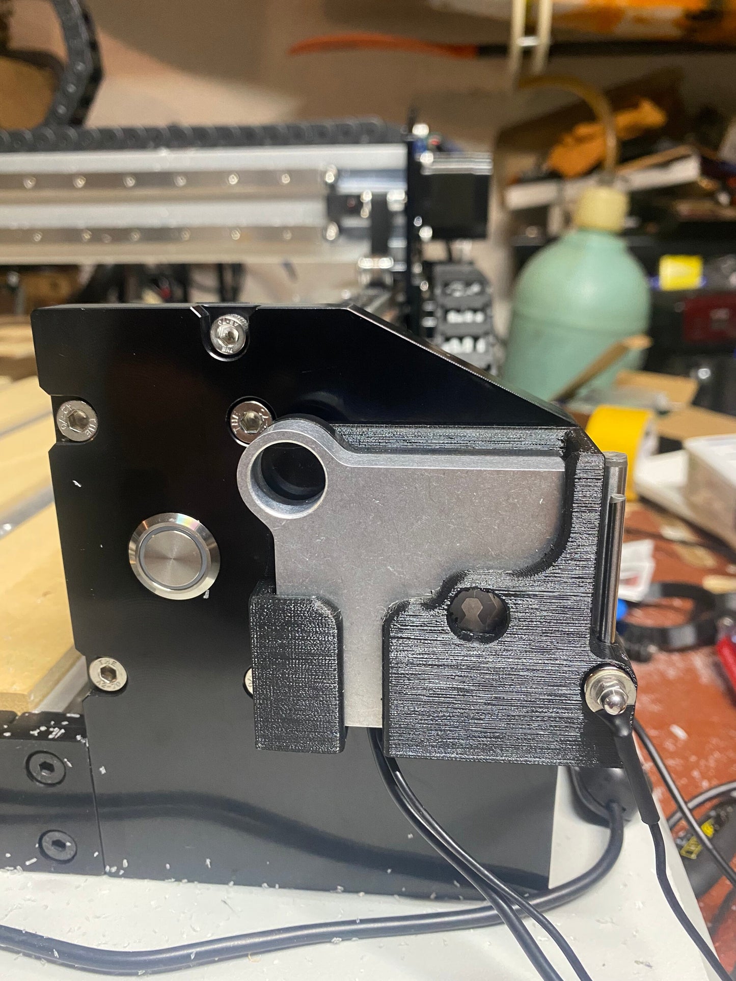 Shapeoko Bitzero v2 with magnetic ground holder and dowel holder