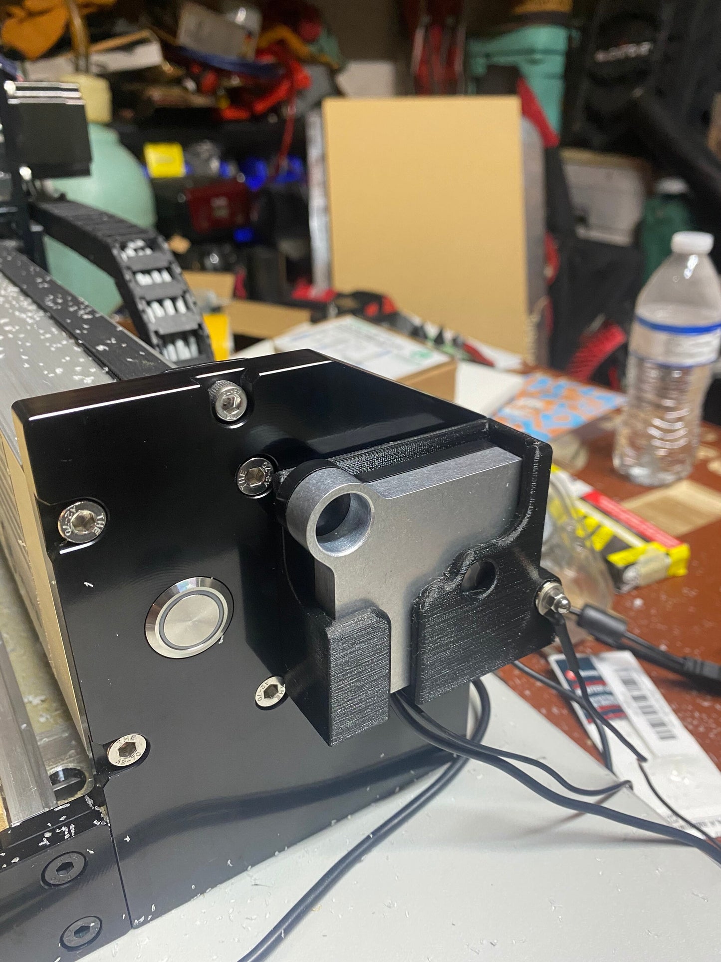 Shapeoko Bitzero v2 with magnetic ground holder and dowel holder