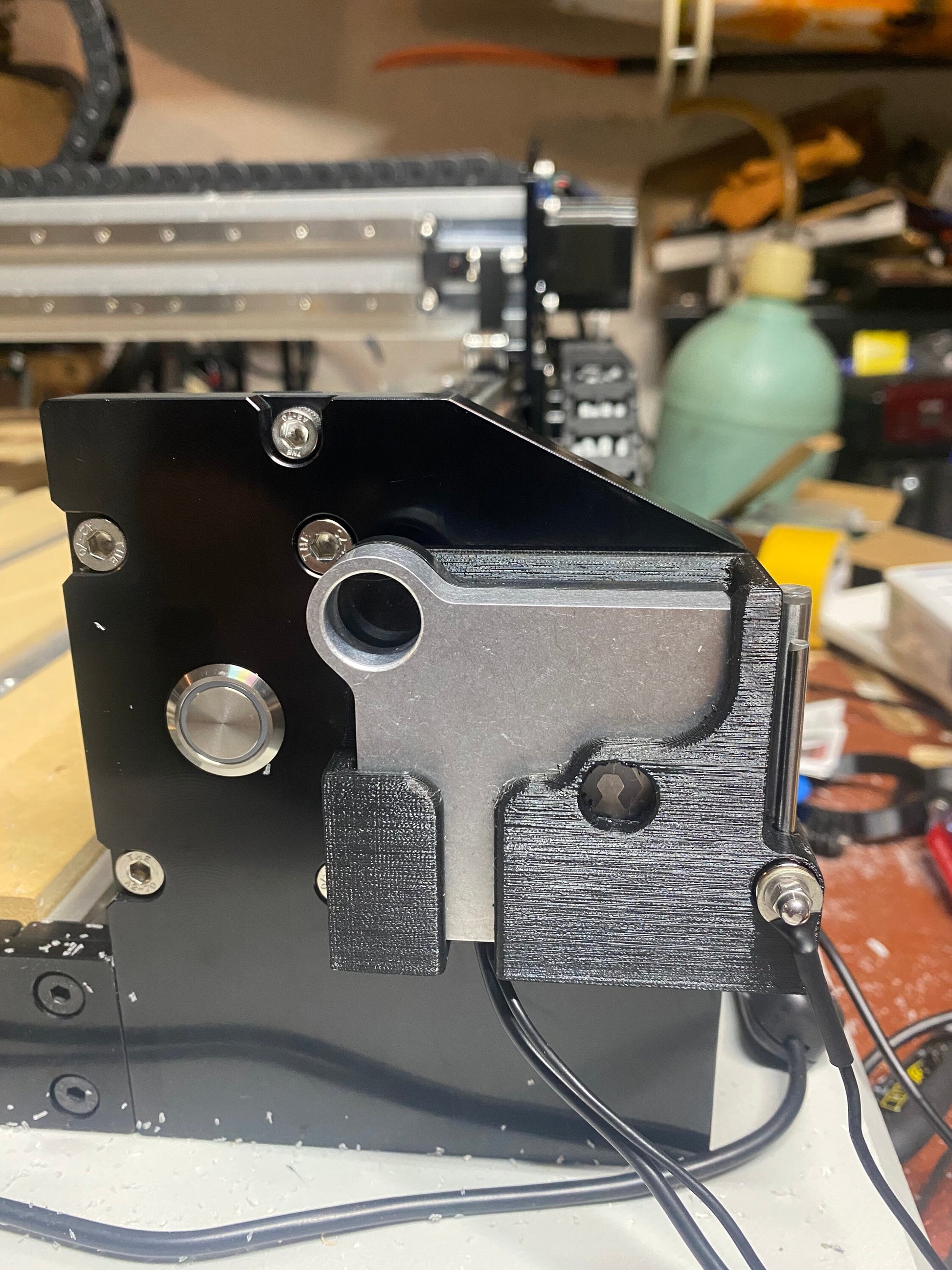 Shapeoko Bitzero v2 with magnetic ground holder and dowel holder