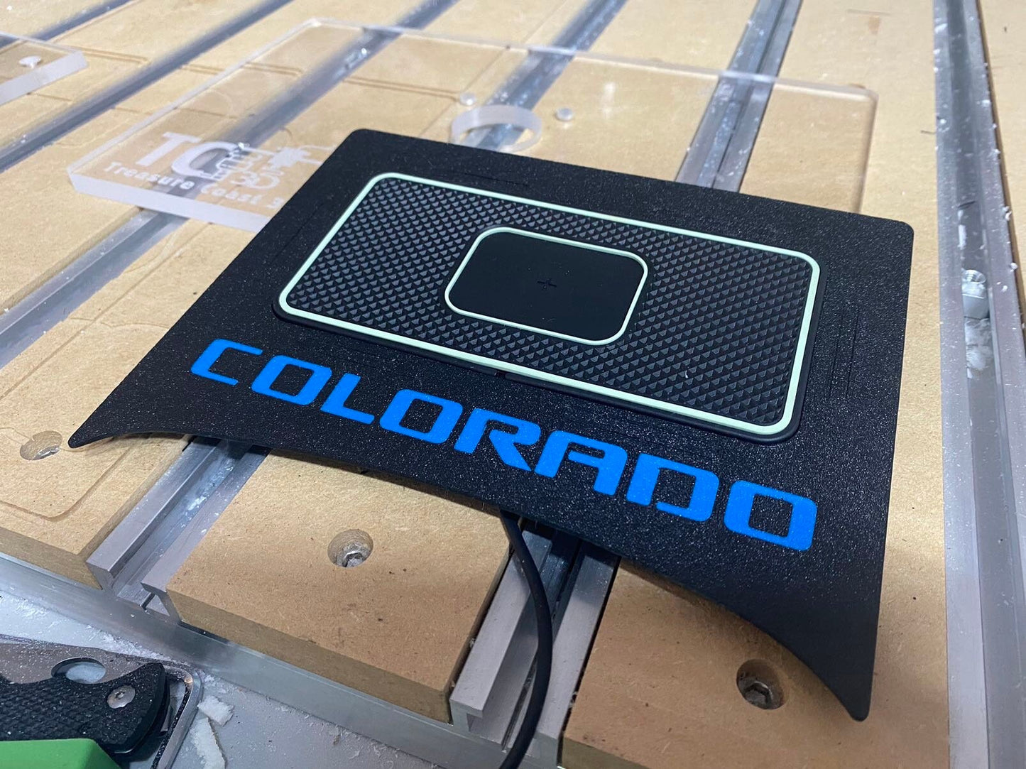 NEW STYLE 2015-2022 Colorado wireless charger Version 2