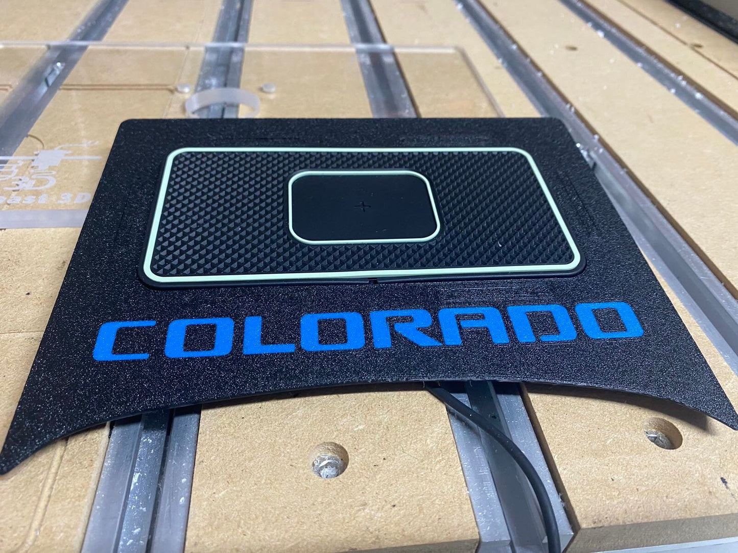 NEW STYLE 2015-2022 Colorado wireless charger Version 2