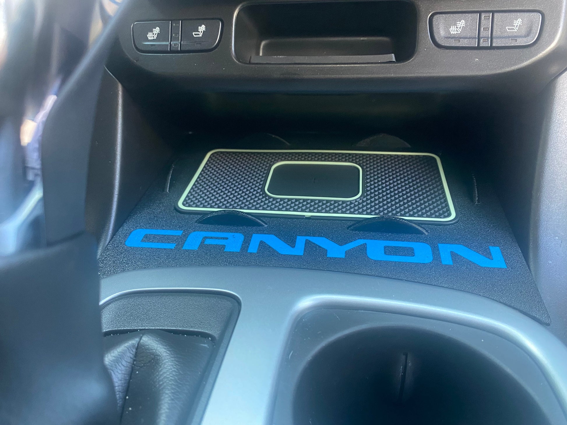 NEW STYLE 2015-2022 Canyon wireless charger Version 2