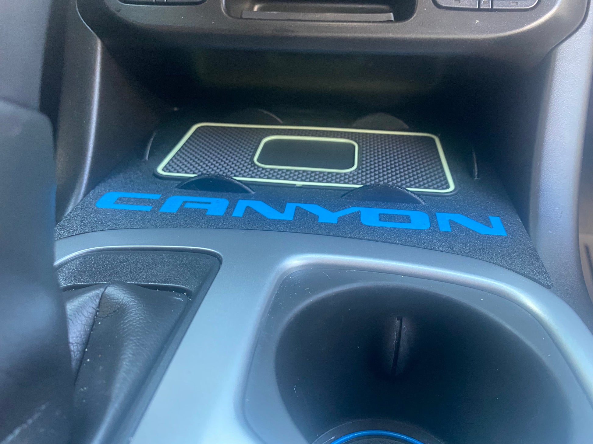 NEW STYLE 2015-2022 Canyon wireless charger Version 2