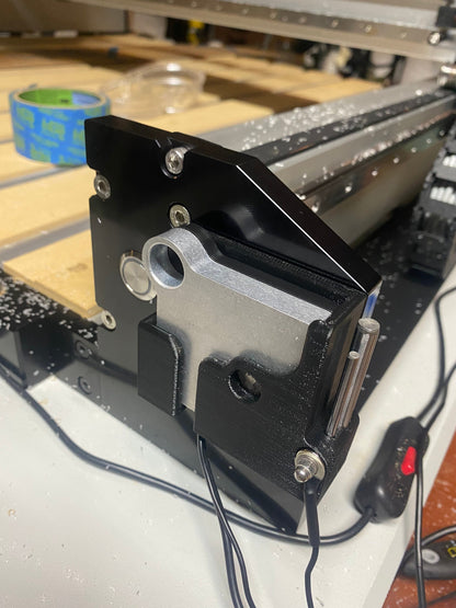 Shapeoko Bitzero v2 with magnetic ground holder and dowel holder